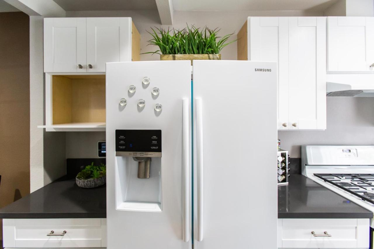 Long Medical Center Duplex: Pet-friendly For Healthcare Professionals
